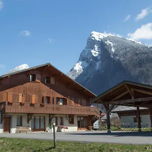 Particulier Loue 2 Appartements Communicants Dans Chalet A Samoens Jusqu A 16 Couchages Appartement
